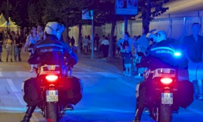 Al volante con una patente falsa: fermato e denunciato