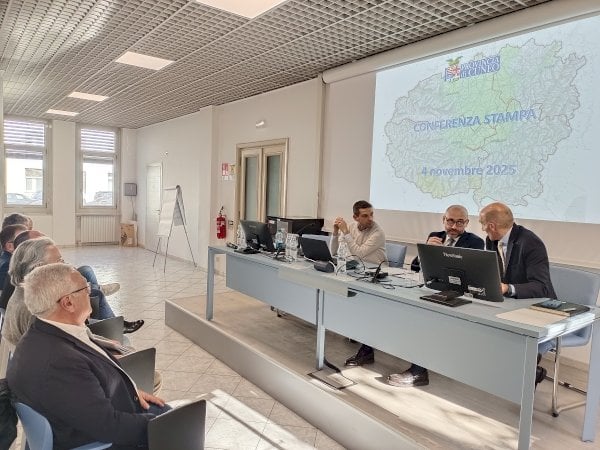 La presentazione del piano bitumature in Provincia