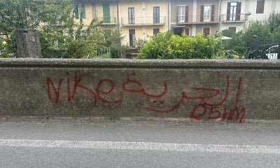 Ceva, individuato e denunciato l'autore dei graffiti nel centro storico