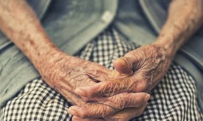 Accusata di aver maltrattato l’anziana madre, una donna si difende: “Solo rimproveri”