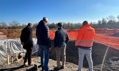 Alba, avanti i lavori di spostamento di fognature e sottoservizi per la nuova rotatoria di Scaparoni