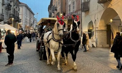 Critiche alla carrozza di Babbo Natale in via Roma, l'azienda: 