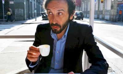 Mao apre il concerto dei Delta V al Cinema Vekkio di Corneliano d'Alba