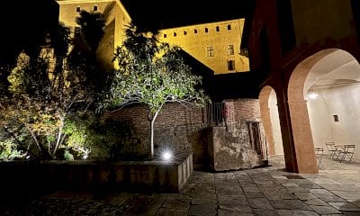 Manta, i doni di Santa Lucia portano il Natale nel Borgo Antico