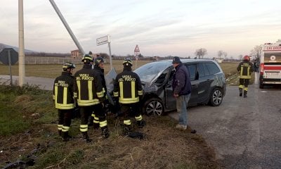 Caraglio, l’auto si scontra con il furgone delle Poste: ferita una 40enne