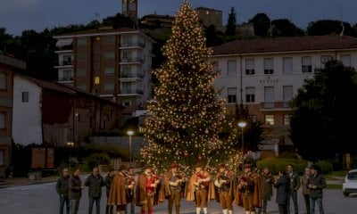 Manta, i fuochi d'artificio accendono il Natale