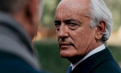 Mario Zucca racconta dal palco del Politeama Boglione di Bra tutte le donne della sua vita