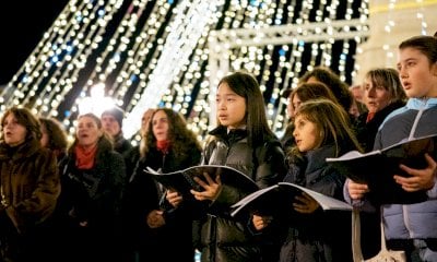 Spettacoli luminosi, mercatini e tanti appuntamenti per i più piccoli con IllumiNatale 2025