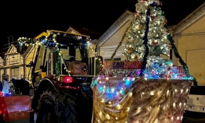 Successo luminoso per il “Christmas trucks & tractors” a Ceva