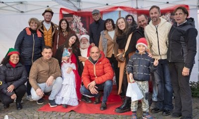 Busca invasa dalla magia del Natale con luci, profumi e colori