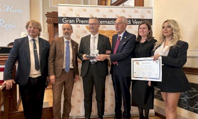 Il direttore di Banca Cassa di Risparmio di Savigliano premiato a Venezia con il Leone d’Argento