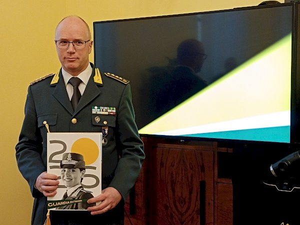 La presentazione del calendario storico della Guardia di Finanza