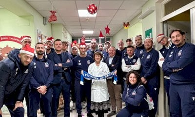 I giocatori del Cuneo Volley ospiti della Pediatria del 