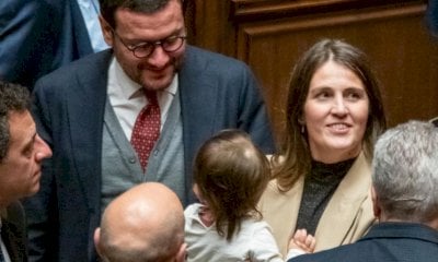 Chiara Gribaudo in Aula con la figlia: 