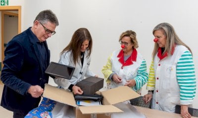 Un ecografo portatile e due visori di realtà virtuale donati alla pediatria dell’Asl CN2