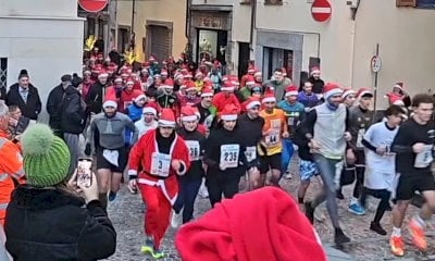 Garessio si veste di rosso: sport e solidariet&agrave; protagonisti con la corsa dei Babbi Natale