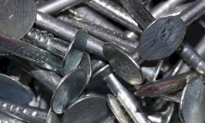 Chiodi sull'asfalto in via Giolitti, indagini in corso a Mondovì Piazza