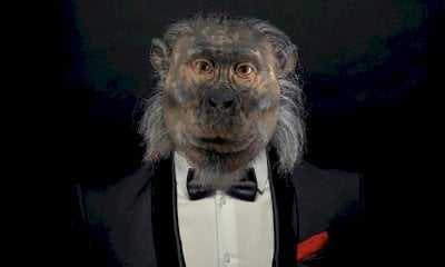 Sul palco del Teatro civico di Caraglio “Evoluzione, riflessione postume di un australopiteco”