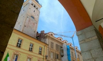 Il Comune di Cuneo illumina di blu la Torre Civica per la Giornata nazionale delle vittime civili delle guerre