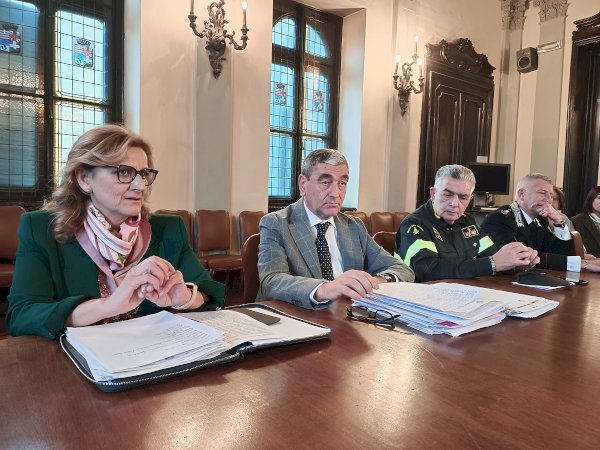 La riunione in prefettura