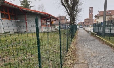Mondovì continua a investire sulle scuole: nuova recinzione per la primaria di Sant'Anna Avagnina