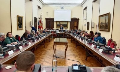 Piazza Europa ferma la politica: “Si sospenda il Consiglio comunale”