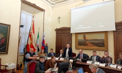 Piazza Europa tiene banco in Consiglio comunale, Manassero: "Il confronto resti civile"