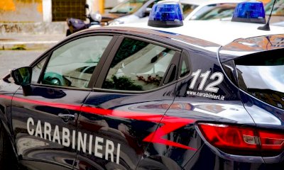 Rubano il cellulare a una donna, poi chiedono 100 euro per restituirlo: arrestati due sinti