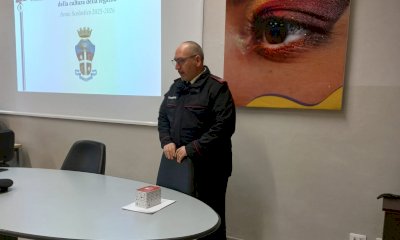 Femminicidi e maltrattamenti: Carabinieri a scuola per sensibilizzare gli studenti
