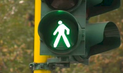 Bra, critiche dalle minoranze per il nuovo semaforo pedonale in piazza Roma