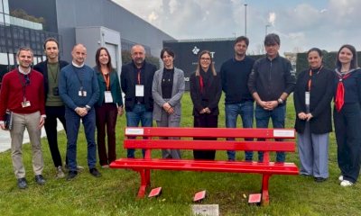 L&rsquo;ITT di Barge ospita una panchina rossa: un segnale di rispetto, ascolto e comunit&agrave; rivolto alle donne