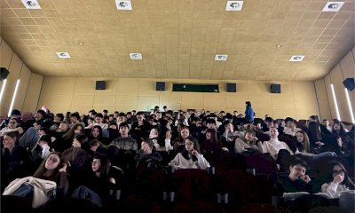 Cyberbullismo e social media: gli studenti delle classi quarte al teatro con lo spettacolo “Virginie