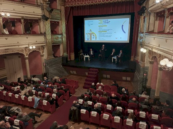 Il dibattito sul referendum al teatro Toselli