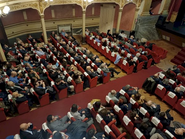 Il dibattito sul referendum al teatro Toselli
