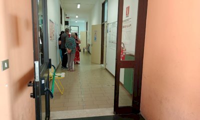 Seggi nelle scuole, una lettrice: 