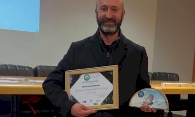 Ettore Poggi premiato all'EcofestiValPesio per il miglior documentario corto