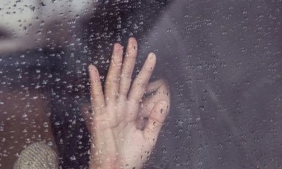 Botte e stalking alla &ldquo;fidanzata&rdquo; minorenne, il pm chiede una dura condanna per un 47enne