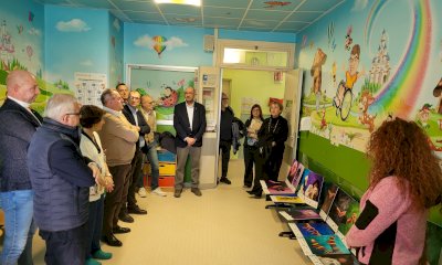 Le vetrine dei negozi di Cuneo ospitano le opere di “FotoGiochiamo”