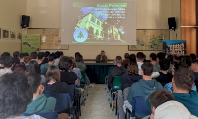 Coraggio e resilienza: la lezione del colonnello Gianfranco Paglia alla scuola forestale di Ormea
