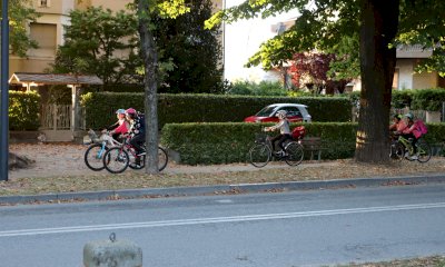 Il successo del “Bike To School”: 450 ciclopatenti distribuite ai giovani studenti