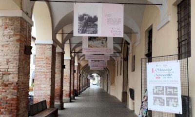 Una mostra fotografica sotto i portici del centro storico di Cherasco
