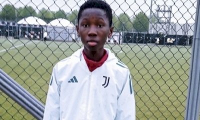 Calcio: la giornata speciale di Antoine, a Vinovo per un allenamento di prova con la Juventus