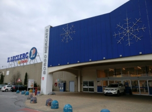 Furto nella notte al centro commerciale 'Borgomercato'