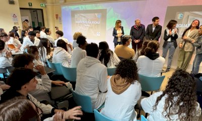 Gli studenti del Grandis hanno preparato e consegnato ventidue paia di occhiali a persone bisognose