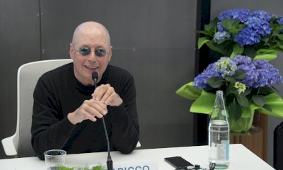 La cura come gesto rituale: Alessandro Baricco incanta il pubblico della Fondazione Ospedale Alba-Bra