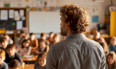 Morse un alunno in classe, ora il prof risarcirà la vicina che lo accusava di stalking