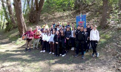 Festa della Resistenza a Venasca: studenti della secondaria al cippo Bacco e Medici 