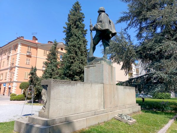 Il monumento ai Giardini Dino Fresia