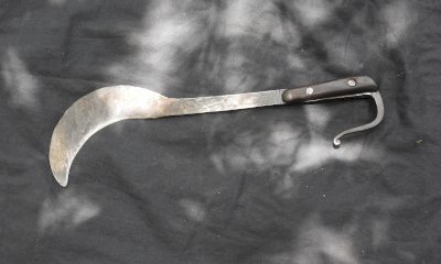 Con la roncola contro il compaesano ubriaco: “Ma era stato aggredito”