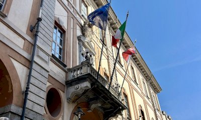 Cuneo, allarme rosso sui conti del Comune: “Il debito è salito da 10,6 a 15,3 milioni in un anno”